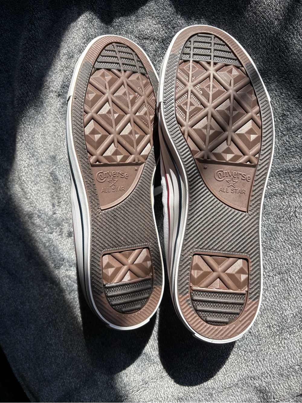 Converse White Low-Top Canvas - Picture 4 of 5